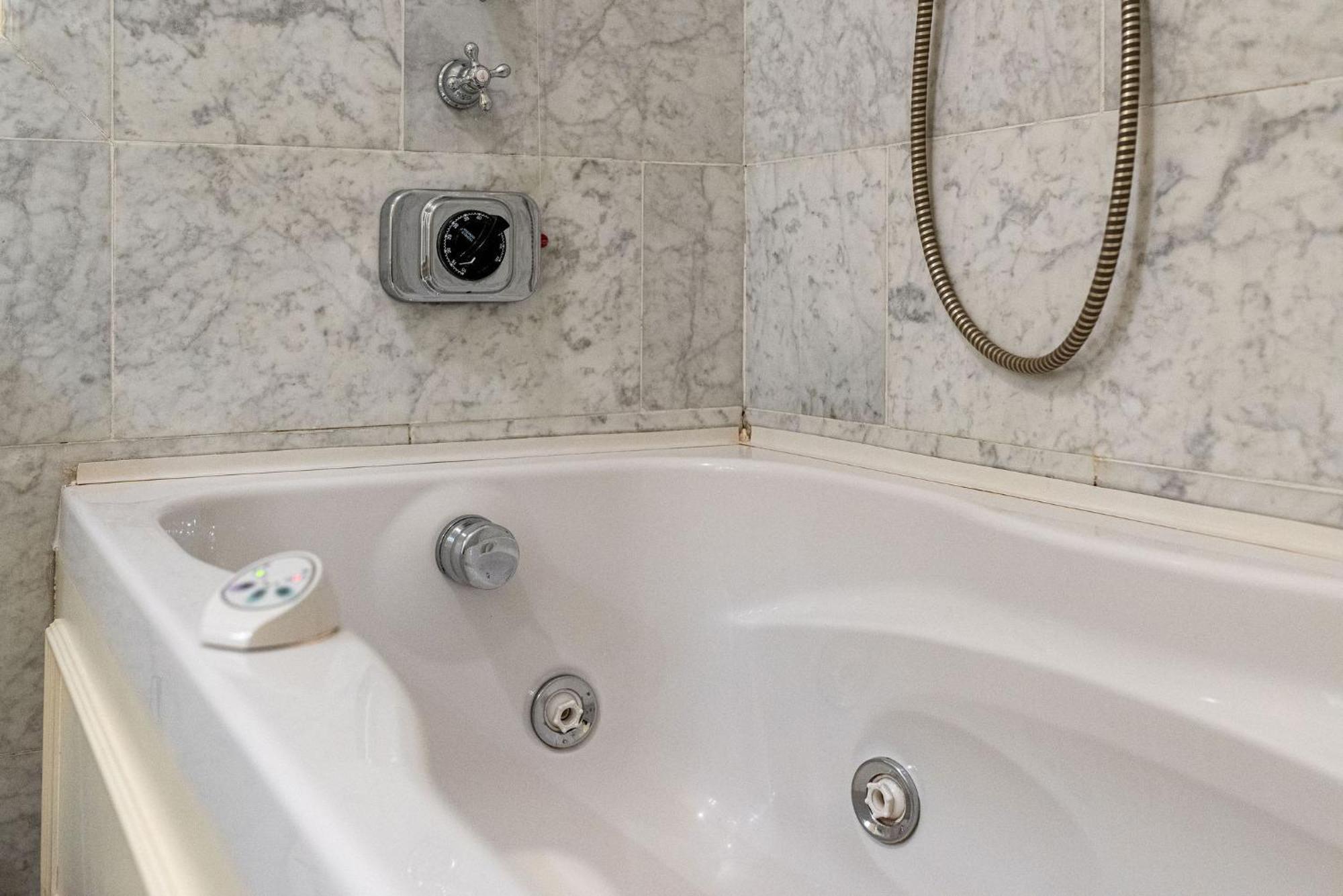 Unyca - Luxury Central Suite Флоренция Экстерьер фото