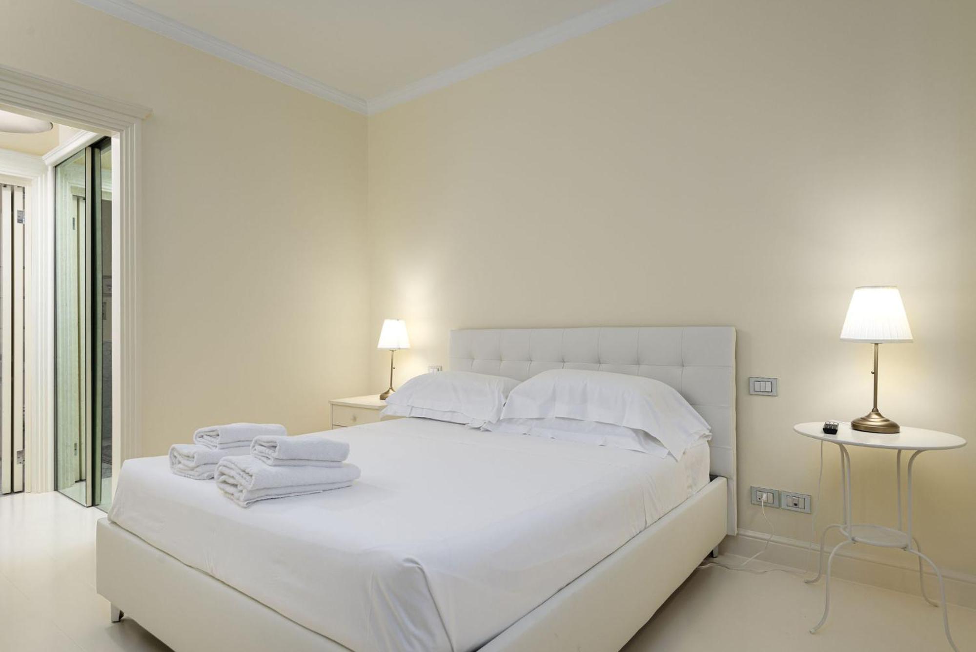 Unyca - Luxury Central Suite Флоренция Экстерьер фото